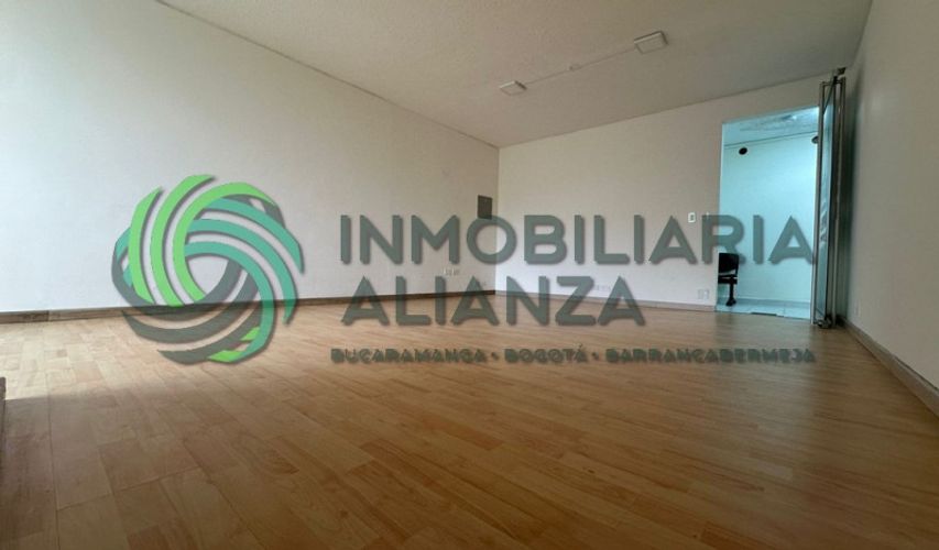Oficina en venta en Centro, Bucaramanga, 30 m² · foto 3 de 8