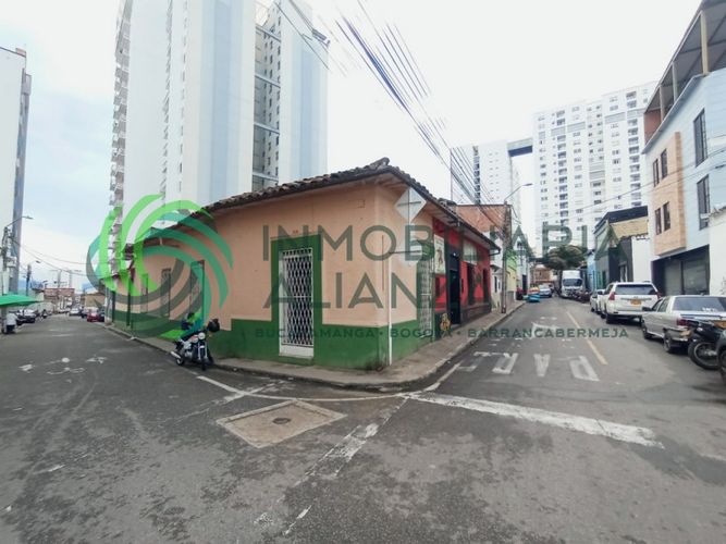 Casa de 6 alcobas en venta en Centro, Bucaramanga, 292 m² · foto 2 de 24