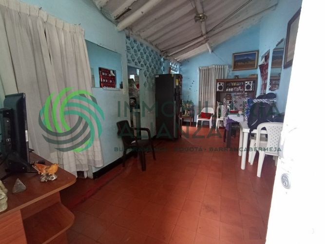 Casa de 6 alcobas en venta en Centro, Bucaramanga, 292 m² · foto 3 de 24