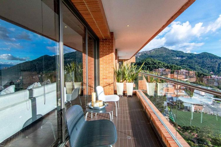 Apartamento de 4 alcobas en venta en Cerros De Los Alpes, Bogotá, 456 m² · foto 7 de 24