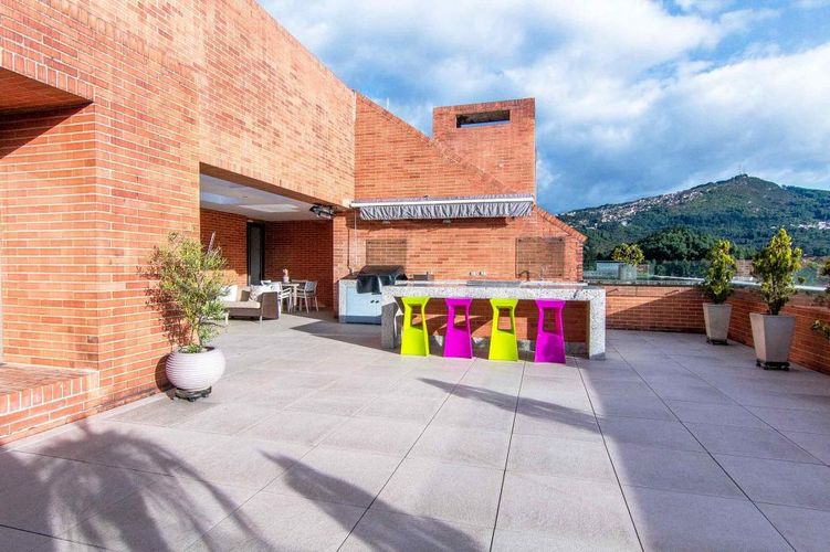 Apartamento de 4 alcobas en venta en Cerros De Los Alpes, Bogotá, 456 m² · foto 11 de 24