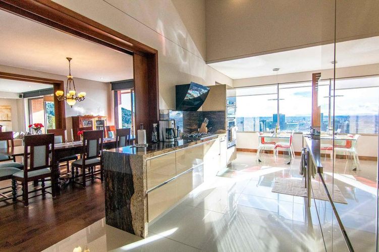 Apartamento de 4 alcobas en venta en Cerros De Los Alpes, Bogotá, 456 m² · foto 19 de 24