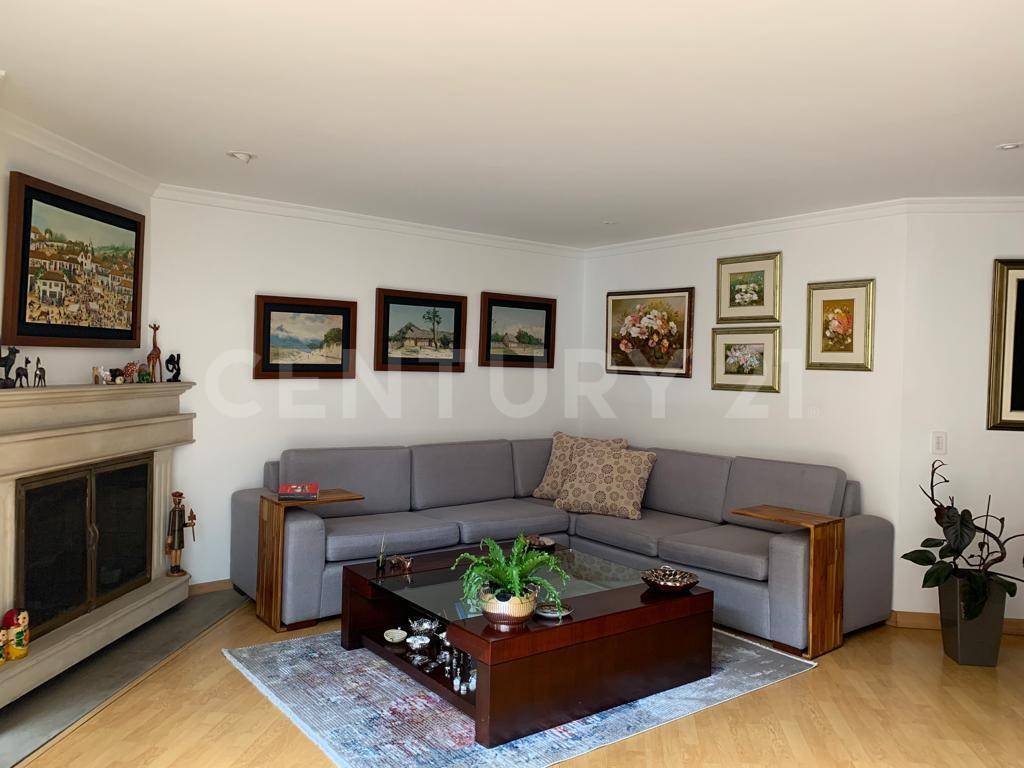 Apartamento en venta en San Patricio, Bogotá · foto 8 de 23