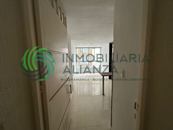 Apartamento de 3 alcobas en venta en Barroblanco, Piedecuesta, 50 m² · foto 2 de 21