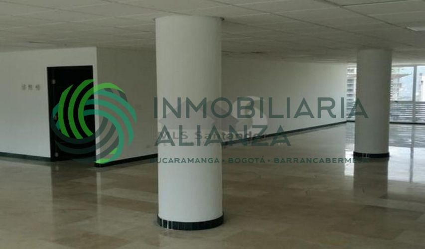 Oficina en venta en Bolarqui, Bucaramanga, 240 m² · foto 2 de 14