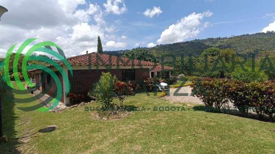 Casa de 3 alcobas en venta en Ruitoque, Piedecuesta, 380 m² · foto 3 de 24