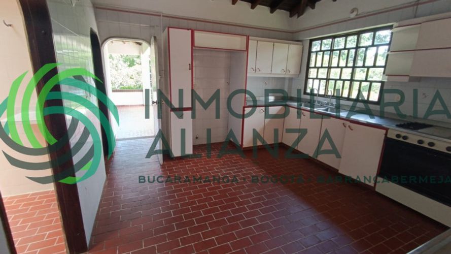 Casa de 3 alcobas en venta en Ruitoque, Piedecuesta, 380 m² · foto 10 de 24
