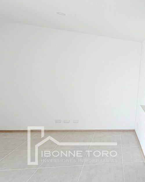 Apartamento de 3 alcobas en venta en Baja Suiza, Manizales, 75 m² · foto 2 de 6