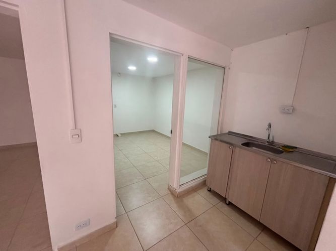 Local en arriendo en Laureles, Medellín, 60 m² · foto 3 de 6