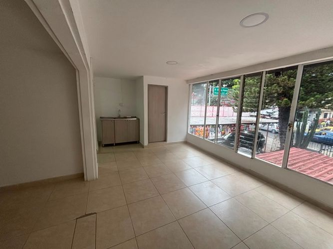 Local en arriendo en Laureles, Medellín, 60 m² · foto 2 de 6