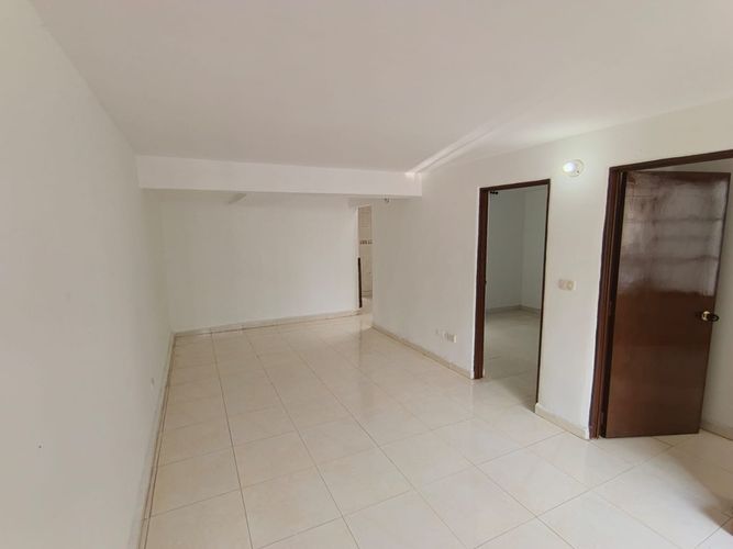 Apartamento de 2 alcobas en venta en Los Guaduales, Cali, 66 m² · foto 7 de 18