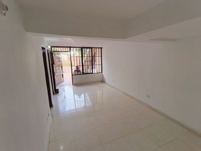 Apartamento de 2 alcobas en venta en Los Guaduales, Cali, 66 m² · foto 9 de 18