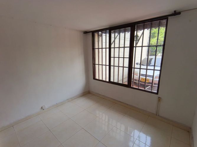 Apartamento de 2 alcobas en venta en Los Guaduales, Cali, 66 m² · foto 10 de 18