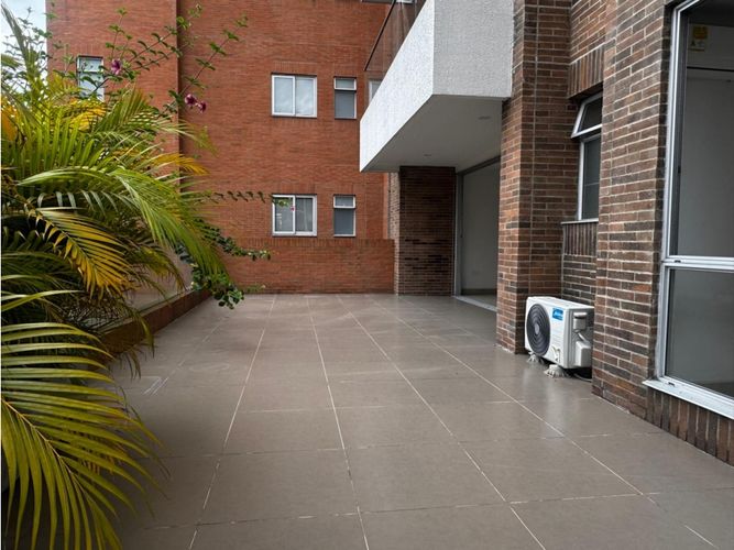 Bodega en venta en Cerritos, Pereira, 151 m² · foto 2 de 15