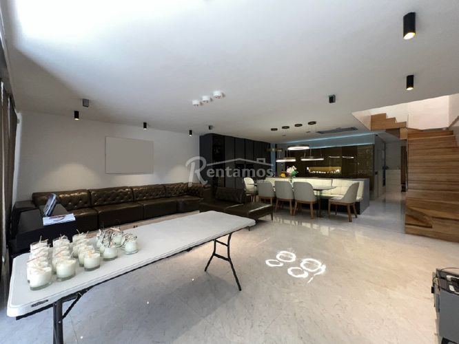 Casa de 4 alcobas en venta en El Poblado, Medellín, 251 m² · foto 4 de 24