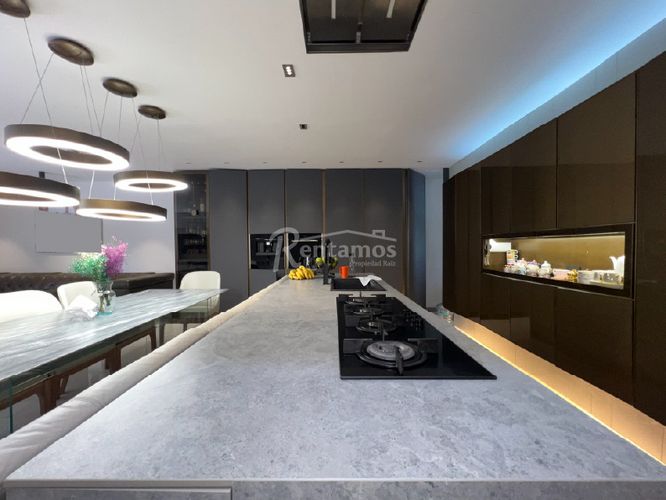 Casa de 4 alcobas en venta en El Poblado, Medellín, 251 m² · foto 8 de 24