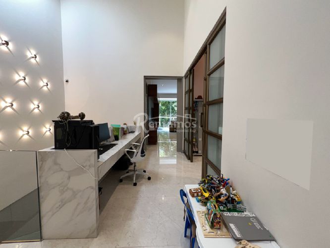 Casa de 4 alcobas en venta en El Poblado, Medellín, 251 m² · foto 12 de 24