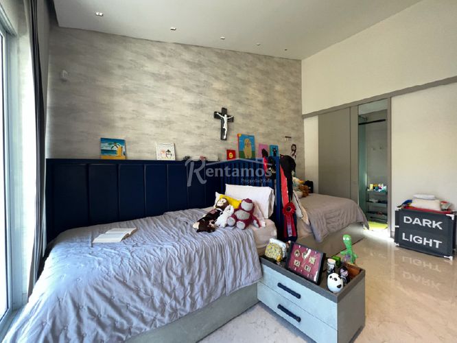 Casa de 4 alcobas en venta en El Poblado, Medellín, 251 m² · foto 16 de 24