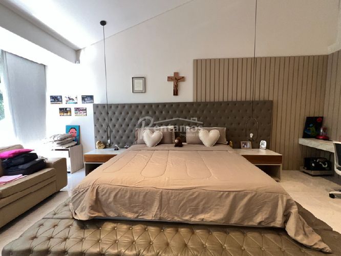 Casa de 4 alcobas en venta en El Poblado, Medellín, 251 m² · foto 20 de 24