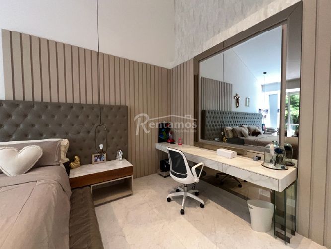Casa de 4 alcobas en venta en El Poblado, Medellín, 251 m² · foto 21 de 24