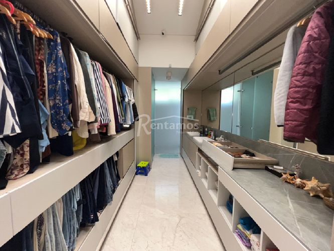 Casa de 4 alcobas en venta en El Poblado, Medellín, 251 m² · foto 22 de 24