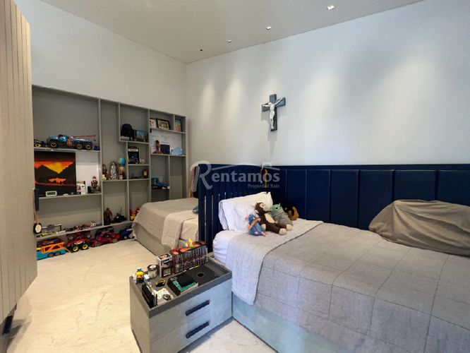 Casa de 4 alcobas en venta en El Poblado, Medellín, 251 m² · foto 24 de 24