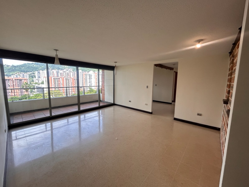 Apartamento en venta en Loma de los bernal, Medellín 2