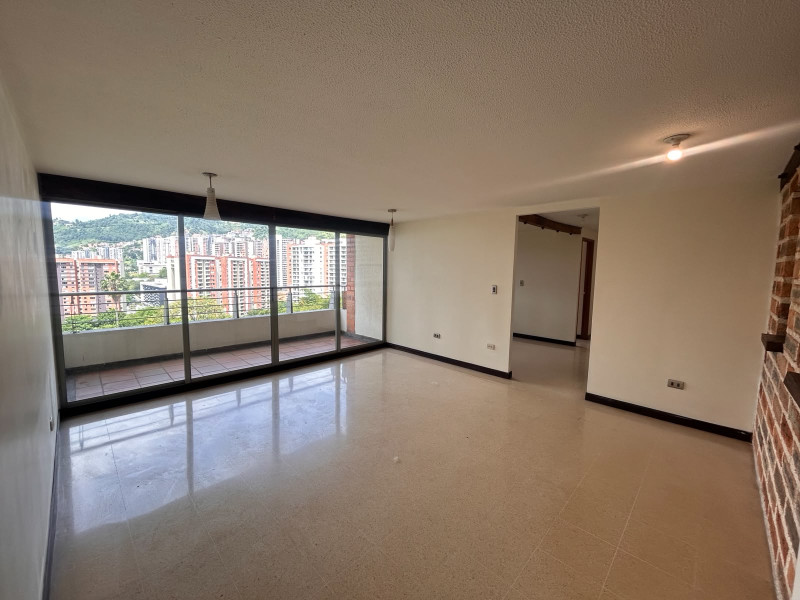 Apartamento en venta en Loma de los bernal, Medellín 3