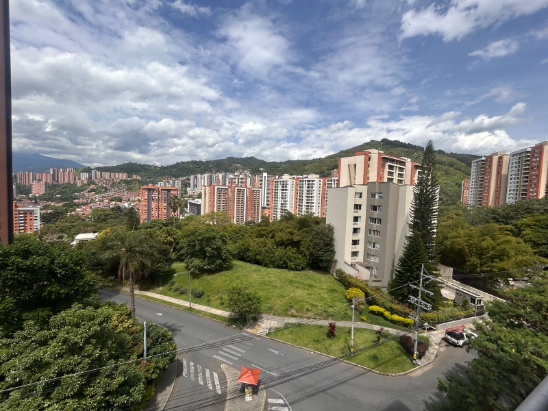 Apartamento en venta en Loma de los bernal, Medellín 5