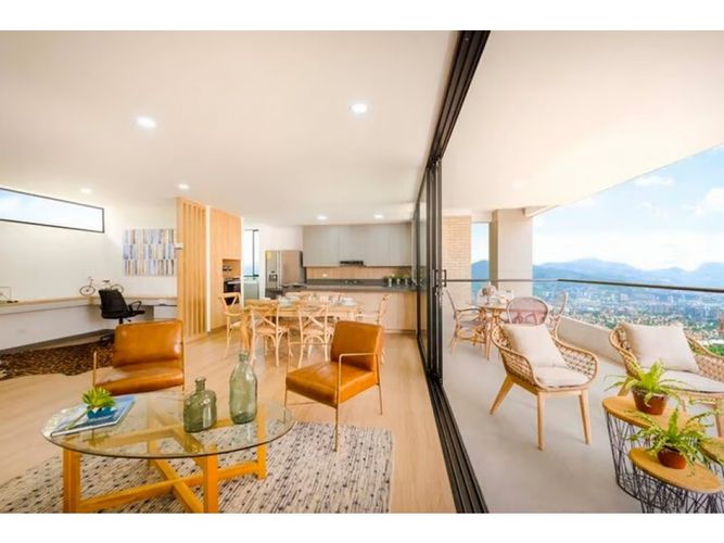 Apartamento de 3 alcobas en venta en Loma De Las Brujas, Envigado, 145 m² · foto 2 de 15