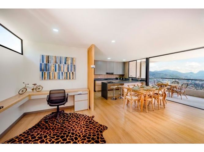 Apartamento de 3 alcobas en venta en Loma De Las Brujas, Envigado, 145 m² · foto 3 de 15