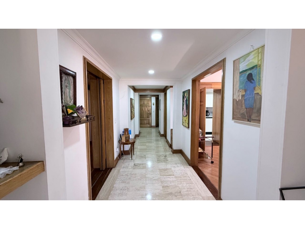 Apartamento en venta en La Carolina, Bogotá · foto 3 de 13