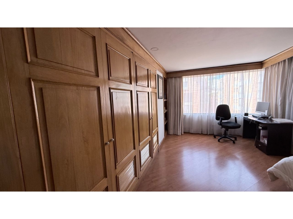 Apartamento en venta en La Carolina, Bogotá · foto 5 de 13