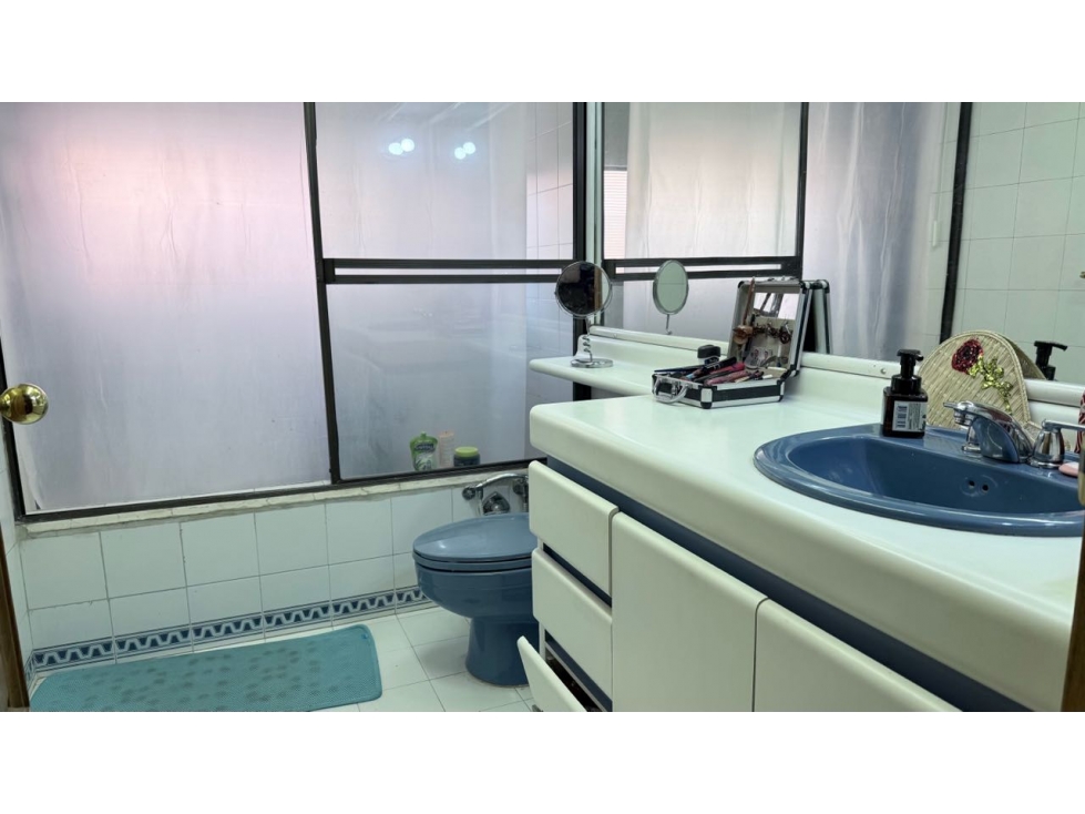 Apartamento en venta en La Carolina, Bogotá · foto 6 de 13