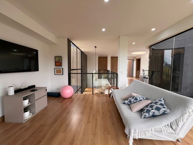 Casa de 3 alcobas en venta en Loma Del Chocho, Envigado, 414 m² · foto 12 de 18