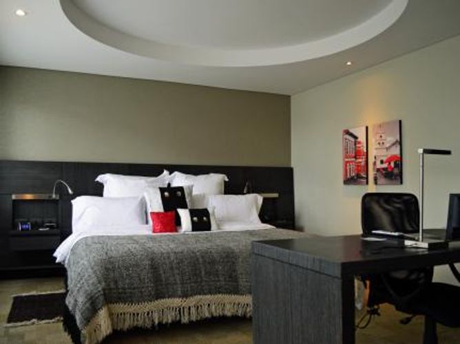 Casa de 9 alcobas en venta en Los Rosales, Bogotá, 751 m² · foto 6 de 10