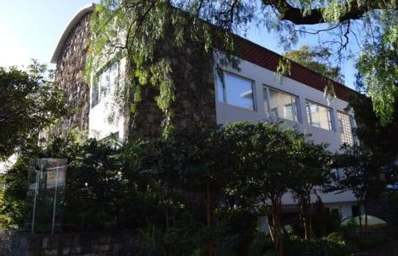 Casa de 9 alcobas en venta en Los Rosales, Bogotá, 751 m² · foto 9 de 10