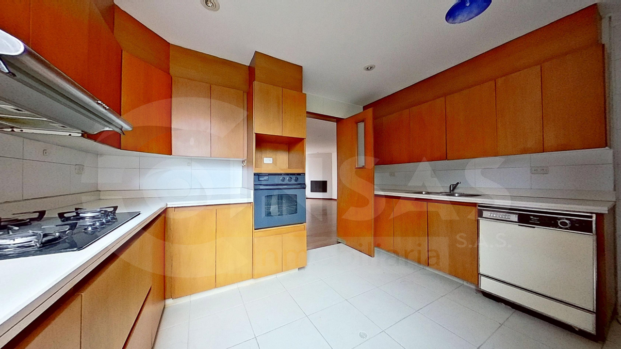Apartamento en venta en Santa Barbara Occidental, Bogotá · foto 6 de 24