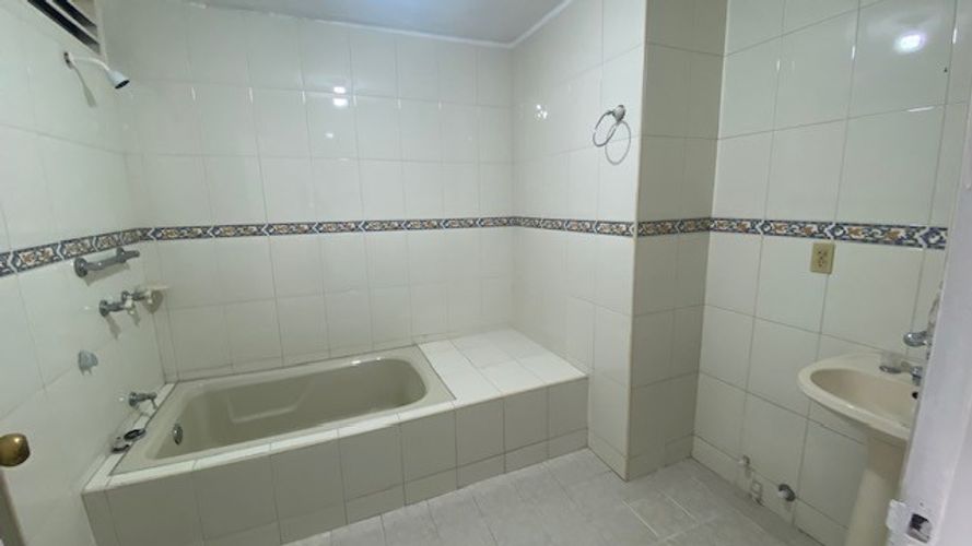Apartamento de 5 alcobas en venta en Cabecera Del Llano, Bucaramanga, 148 m² · foto 18 de 23