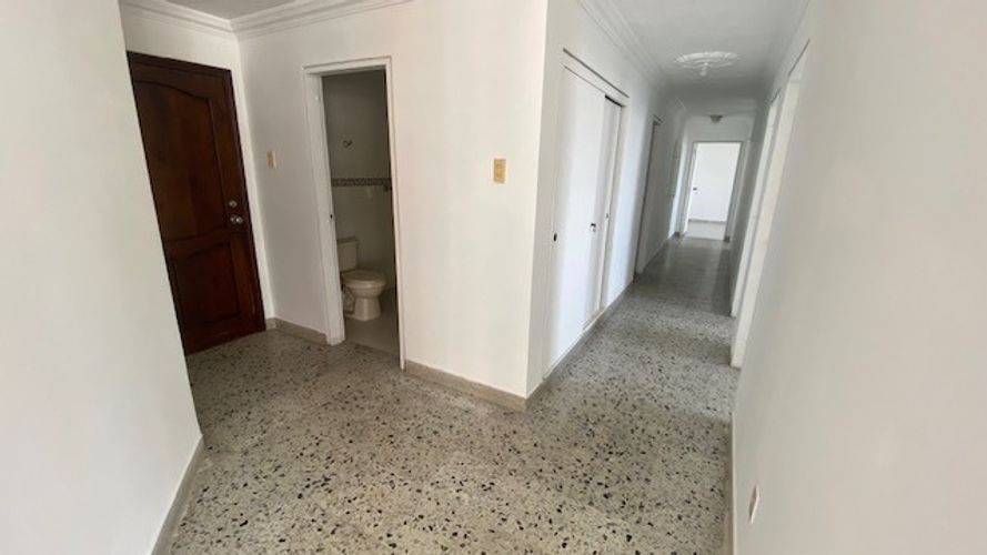 Apartamento de 5 alcobas en venta en Cabecera Del Llano, Bucaramanga, 148 m² · foto 9 de 23