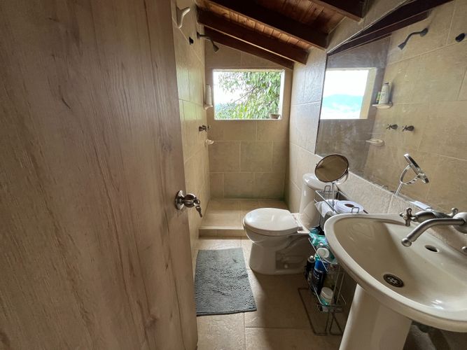 Casa de 4 alcobas en venta en El Castillo, Medellín, 260 m² · foto 8 de 22