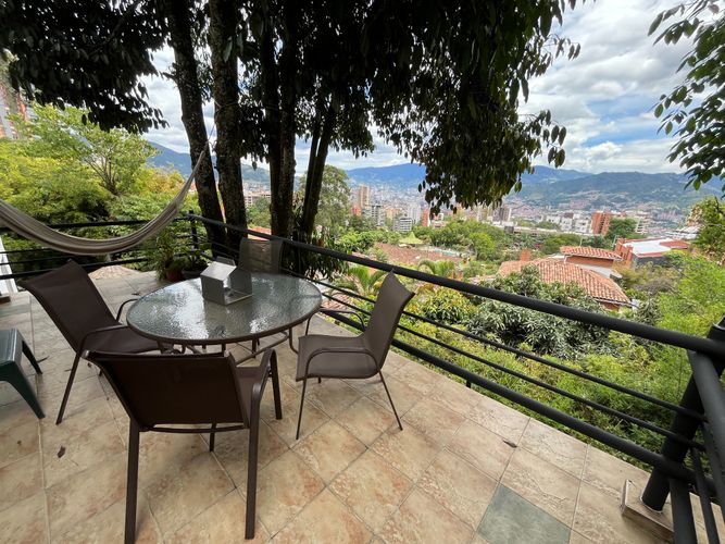 Casa de 4 alcobas en venta en El Castillo, Medellín, 260 m² · foto 19 de 22