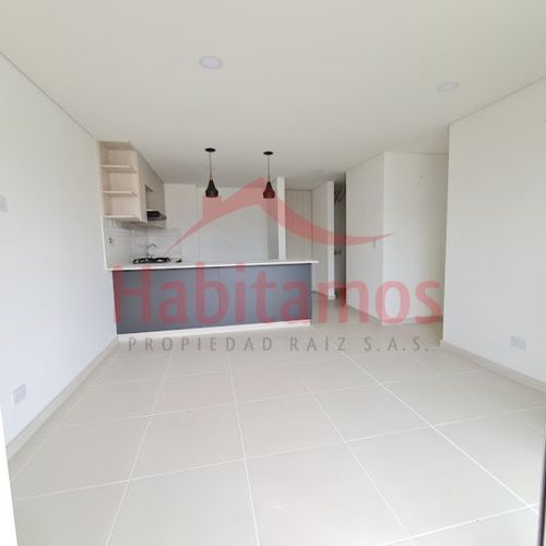 Apartamento de 3 alcobas en venta en Glorieta Pilsen, Itagüí, 71 m² · foto 2 de 19