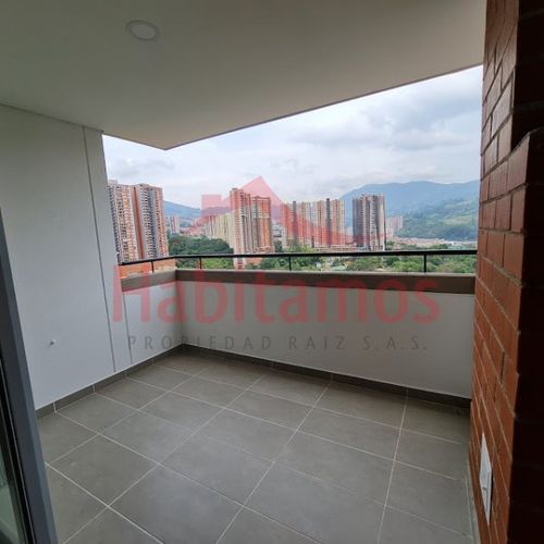 Apartamento de 3 alcobas en venta en Glorieta Pilsen, Itagüí, 71 m² · foto 7 de 19