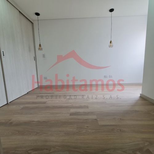 Apartamento de 3 alcobas en venta en Glorieta Pilsen, Itagüí, 71 m² · foto 10 de 19