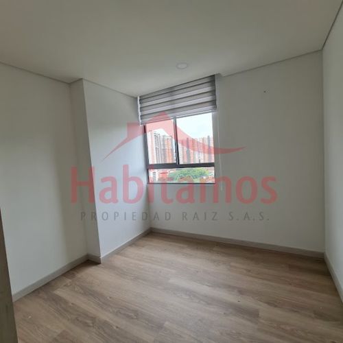 Apartamento de 3 alcobas en venta en Glorieta Pilsen, Itagüí, 71 m² · foto 13 de 19
