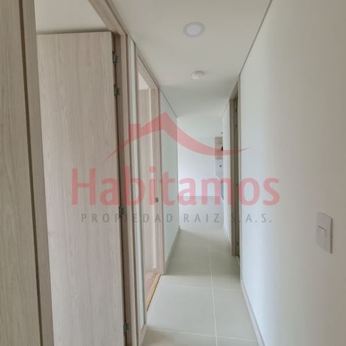 Apartamento de 3 alcobas en venta en Glorieta Pilsen, Itagüí, 71 m² · foto 16 de 19