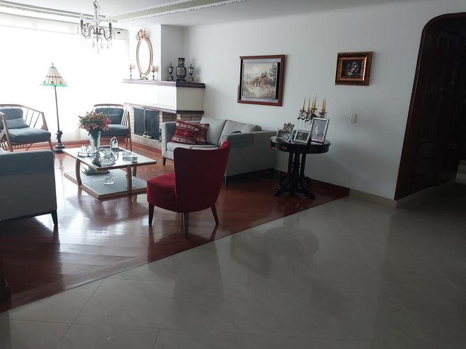 Apartamento de 3 alcobas en venta en Santa Barbara, Bogotá, 145 m² · foto 10 de 19