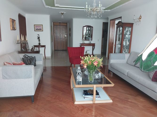 Apartamento de 3 alcobas en venta en Santa Barbara, Bogotá, 145 m² · foto 9 de 19