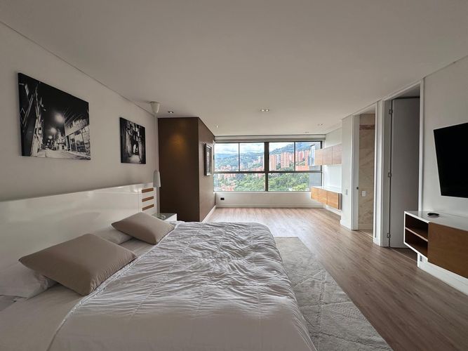 Apartamento de 3 alcobas en arriendo en El Poblado, Medellín, 220 m² · foto 11 de 20